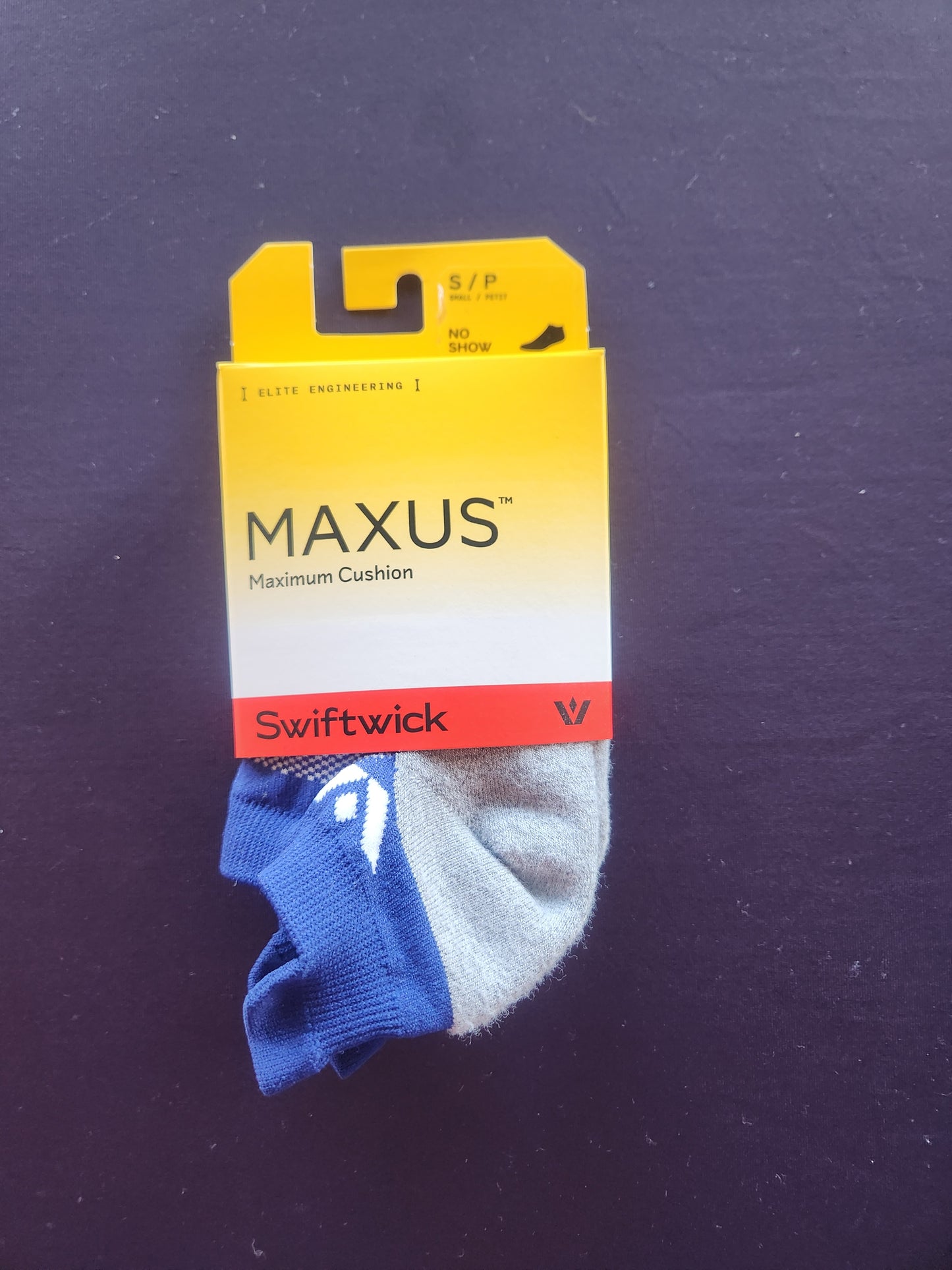 Swiftwick Maxus No Show Socks