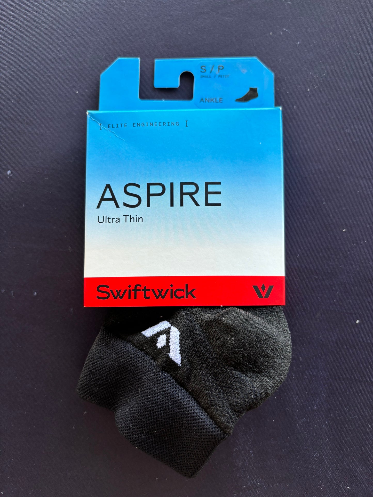 Swiftwick Aspire Ankle Ultra-Thin Socks